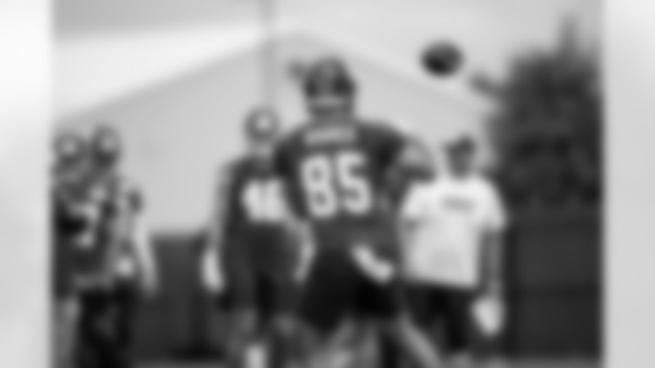 TE Chris Myarick (85)