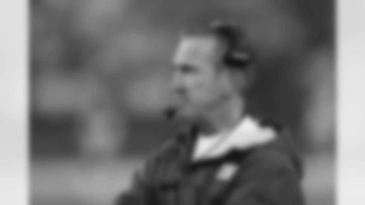 New York Giants defensive coordinator Steve Spagnuolo looks on during a week 9 NFL football against the New York Giants on Sunday, Nov. 5, 2017 in East Rutherford, N.J. Los Angeles won 51-17. (Aaron M. Sprecher via AP)