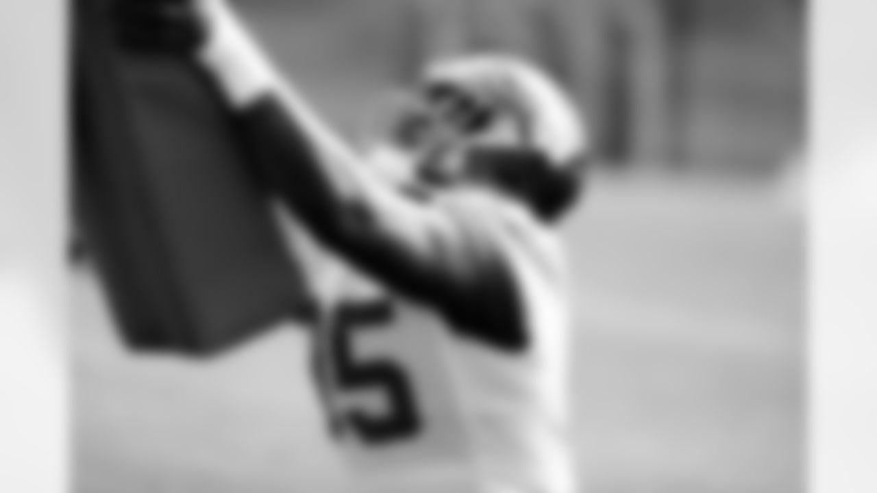NT Jordan Riley (95)