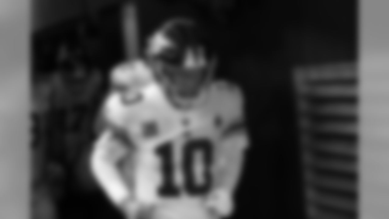 New York Giants quarterback Eli Manning (10) heads onto the field before an NFL football game against the Washington Redskins, Sunday, Dec. 9, 2018, in Landover, Md. (AP Photo/Patrick Semansky)