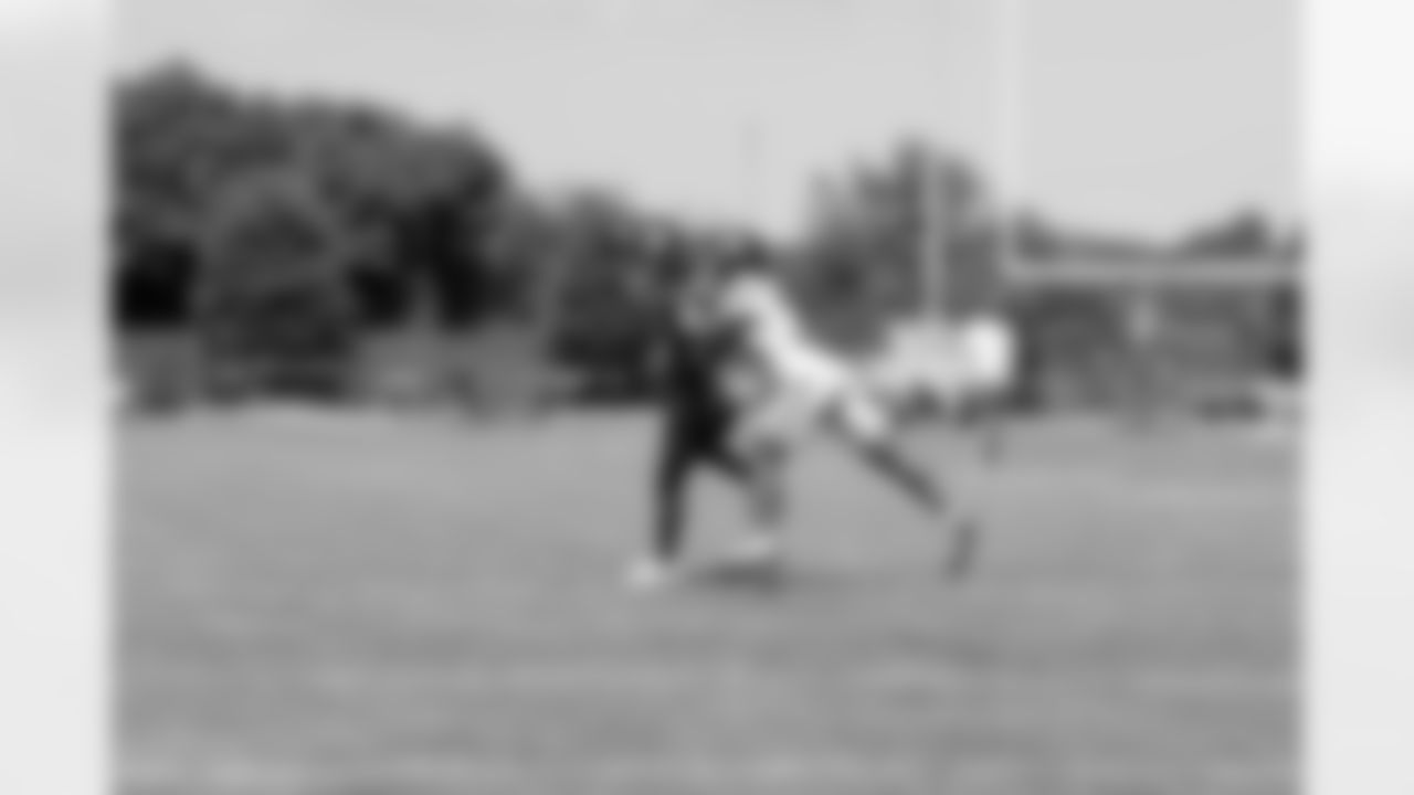 CB Darnay Holmes (30)