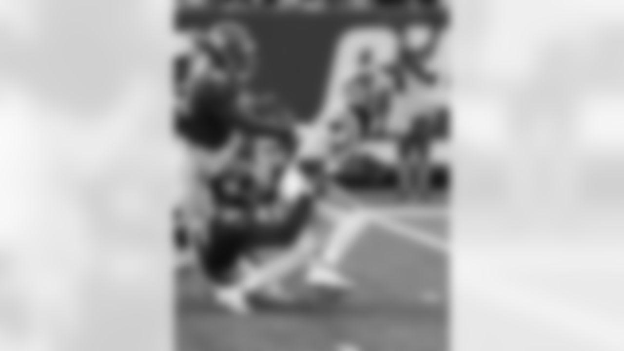 New York Giants linebacker Azeez Ojulari (51) during a week 7 football game against the Carolina Panthers on Sunday October 24th, 2021 in East Rutherford, New Jersey