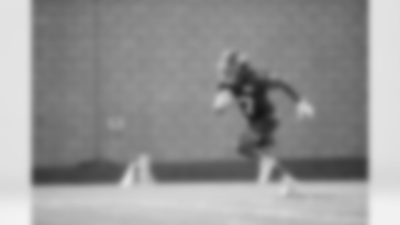 RB Gary Brightwell (37)