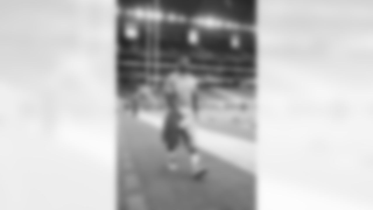 TE Darren Waller (12)