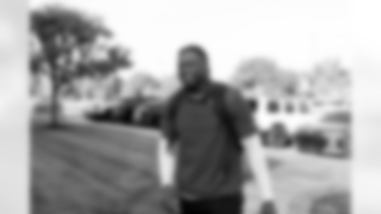 LB Azeez Ojulari (51)