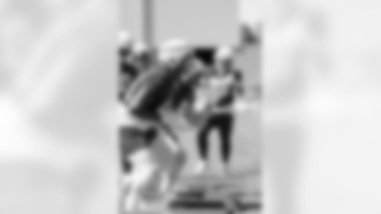 DL Leonard Williams (99)