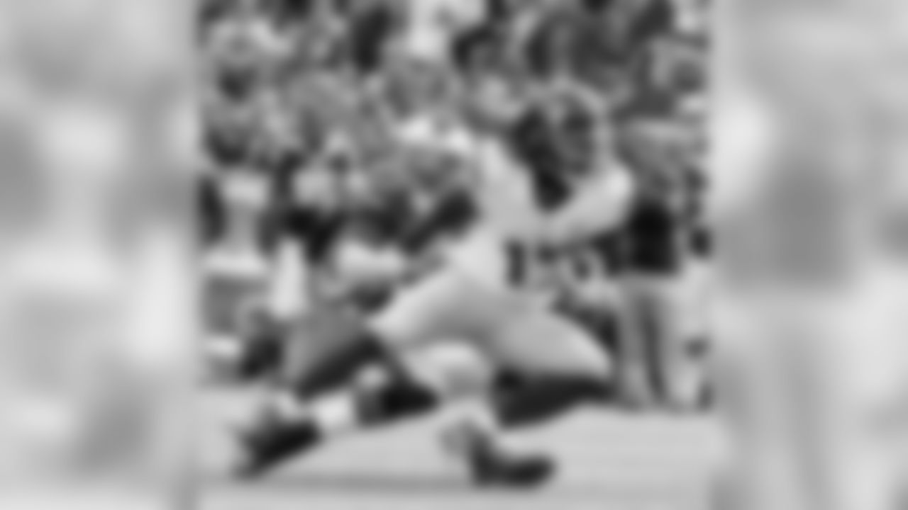 1ST QTR, 1:02, Two plays after the Devon Kennard interception, Eli Manning hits Dwayne Harris for a 21-yard touchdown, NYG 9 - BUF 3 - Watch Highlight