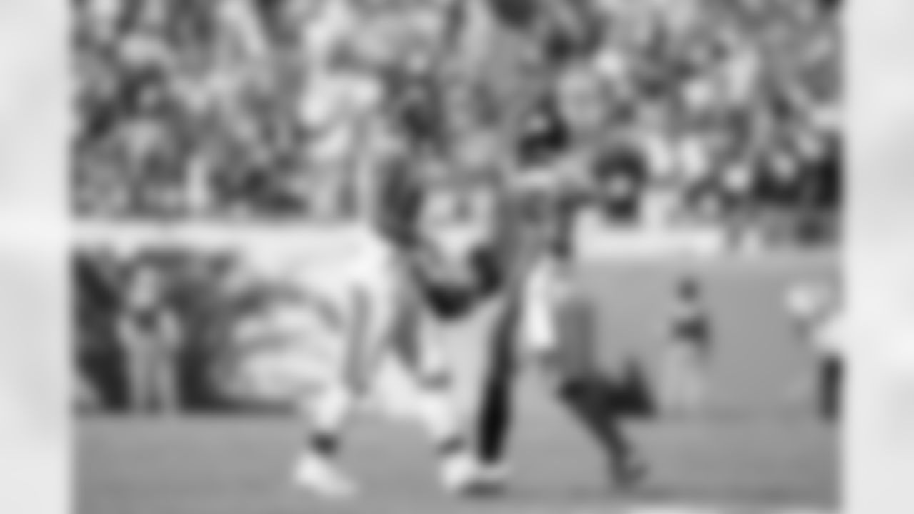 Saquon Barkley (26), Matt Breida (31)