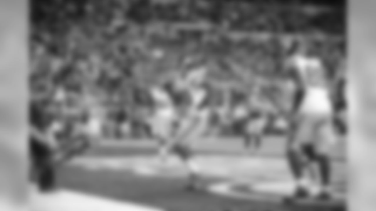 SUPER BOWL XLVIVictor Cruz 2-yard touchdown reception from Eli Manning3:21 left in 1st QtrDRIVE: 9 plays, 78 Yards, Time 5:28Giants 9, New England 0>> WATCH SUPER BOWL XLVI HIGHLIGHTS