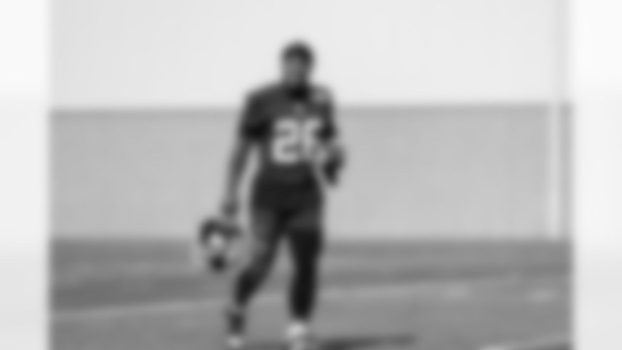 RB Saquon Barkley (26)