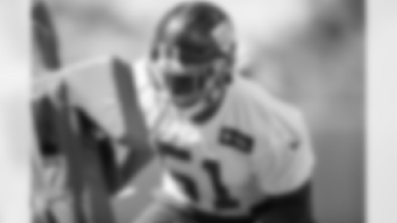 LB Azeez Ojulari (51)