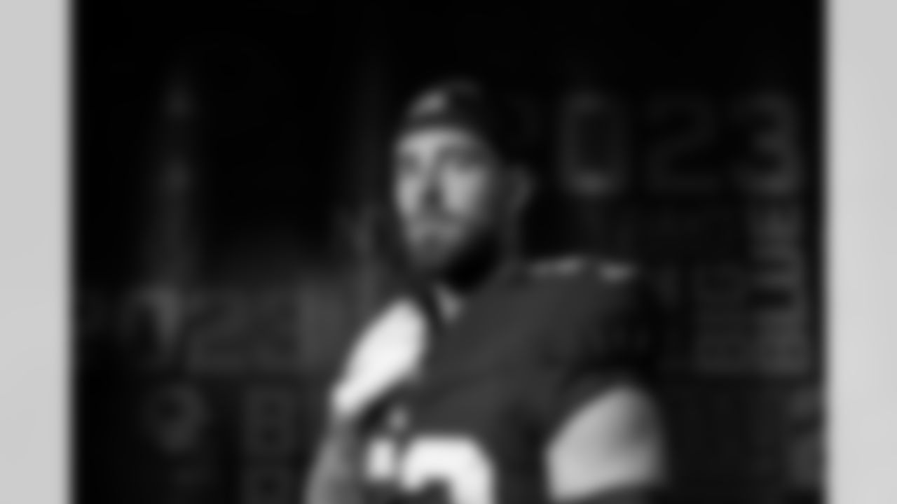 LB Carter Coughlin (52)