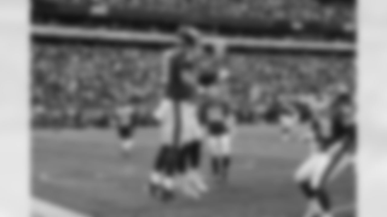 New York Giants quarterback Daniel Jones (8) celebrates a touchdown run during a football game against the Chicago Bears on Sunday October 2, 2022 in East Rutherford, New Jersey (Evan Pinkus/NY Giants)