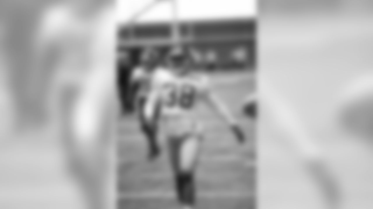 E_18_1213_GiantsPractice011