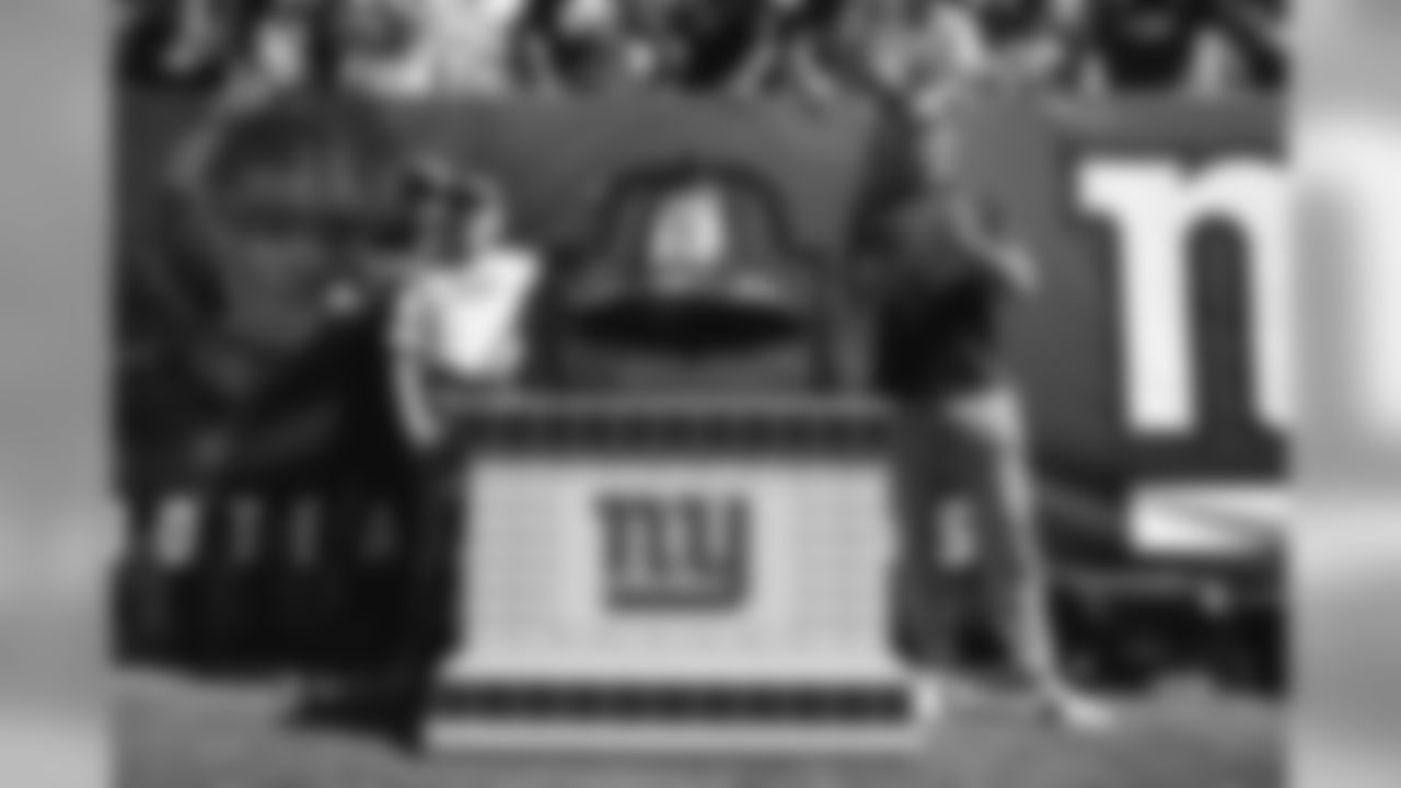 e_19_0915_gamegiantsbills293