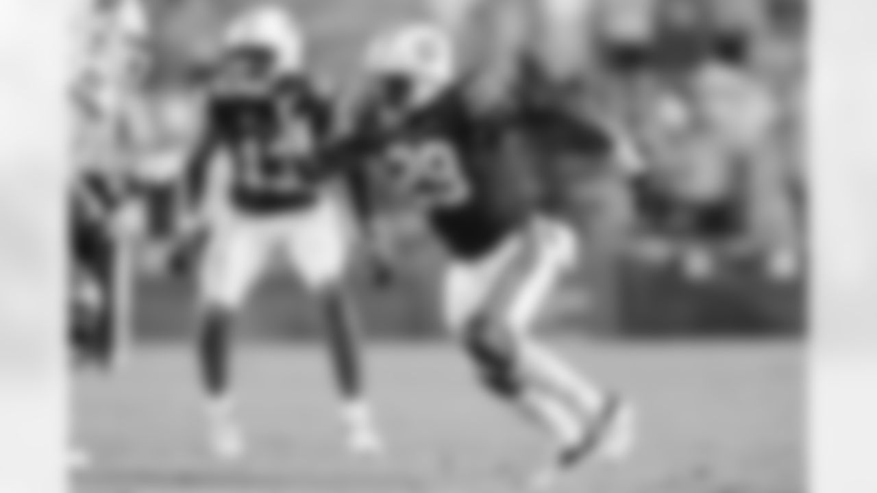 No. 24 Derick Hall, EDGE, Auburn
(AP Photo/Stew Milne)