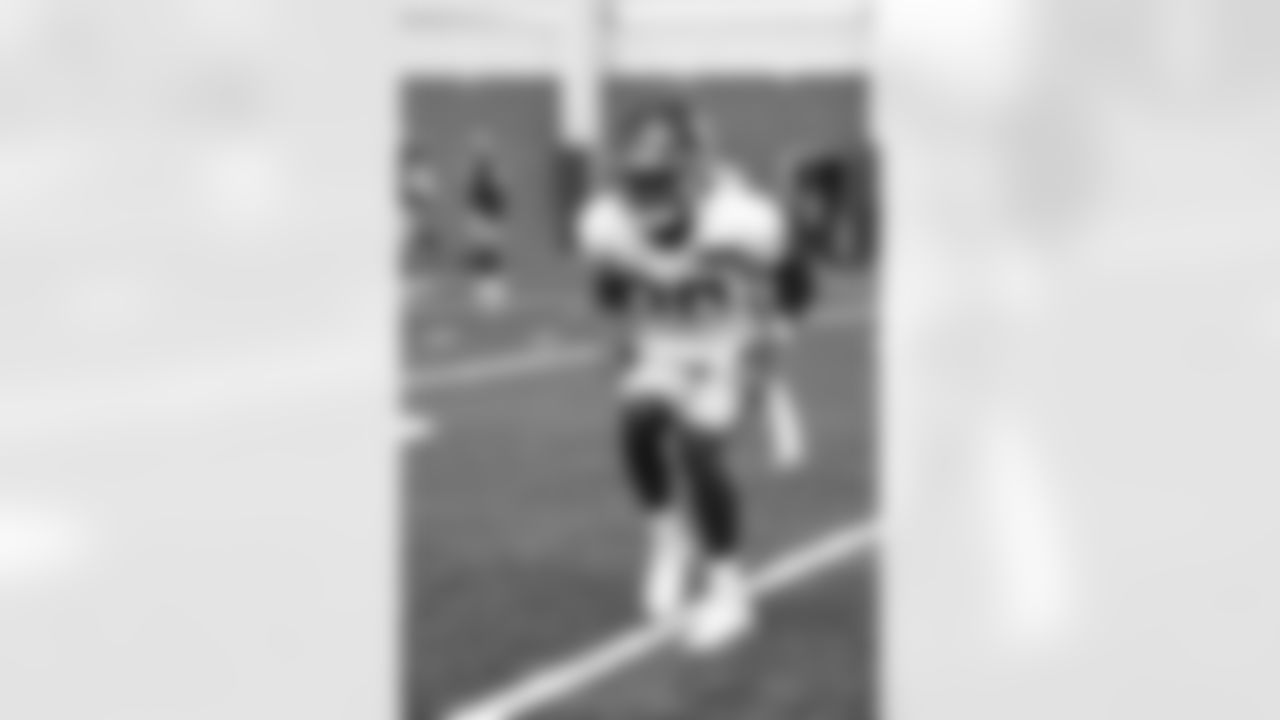 CB Darnay Holmes