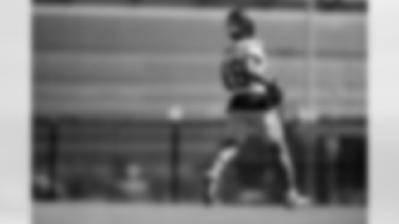 RB Saquon Barkley (26)