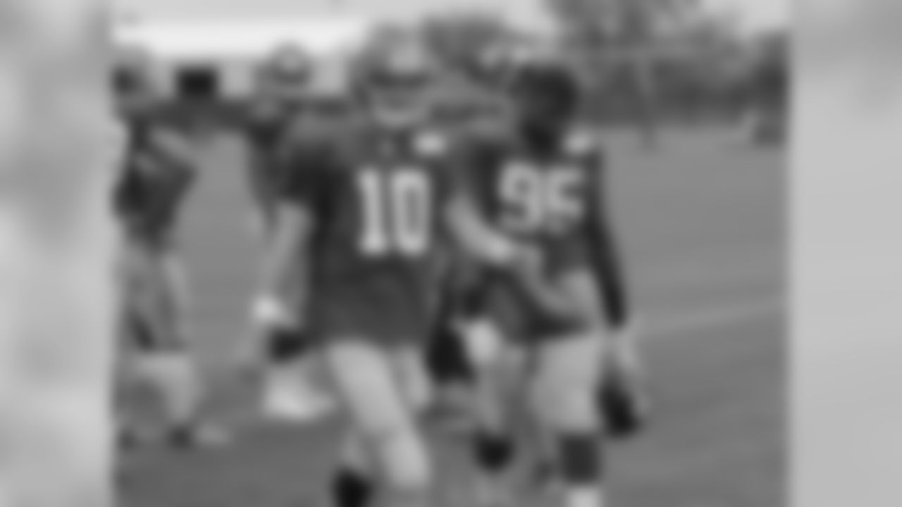 QB Eli Manning