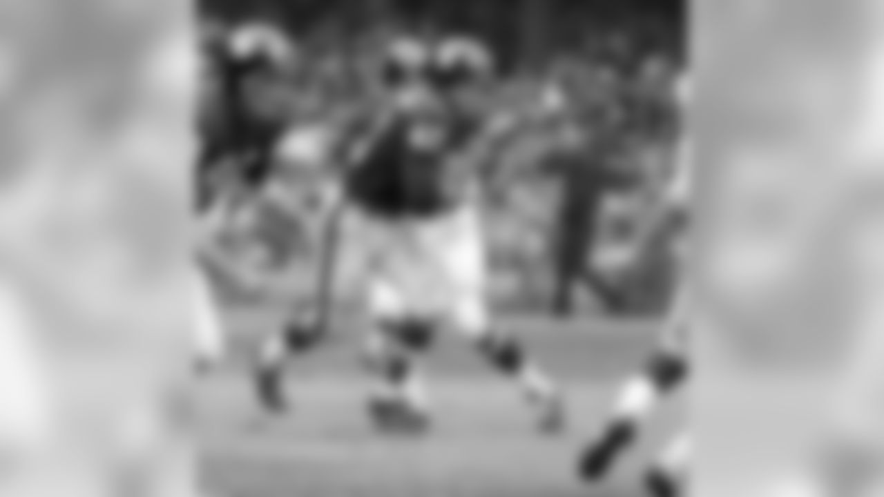 New York Giants Joe Morrison (40) during a game agains the Philadelphia Eagles on October 11, 1970 at Yankee Stadium in the Bronx, New York. The Philadelphia Eagles beat the Minnesota Vikings 30-23. Joe Morrison played for 14 season all with the New York Giants.(David Durochik via AP)