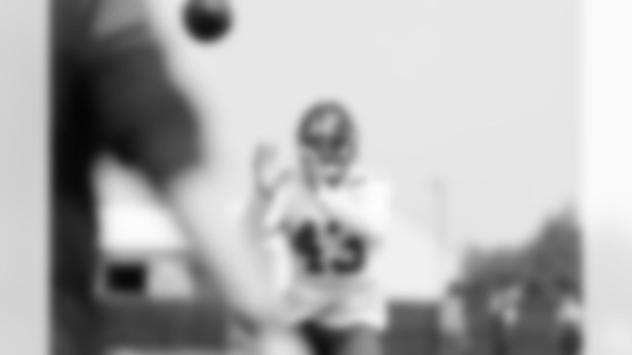 Darrian Beavers (43)