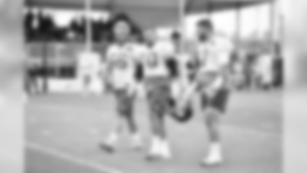 Left to right: OT Adam Bisnowaty, C Weston Richburg, G Justin Pugh
