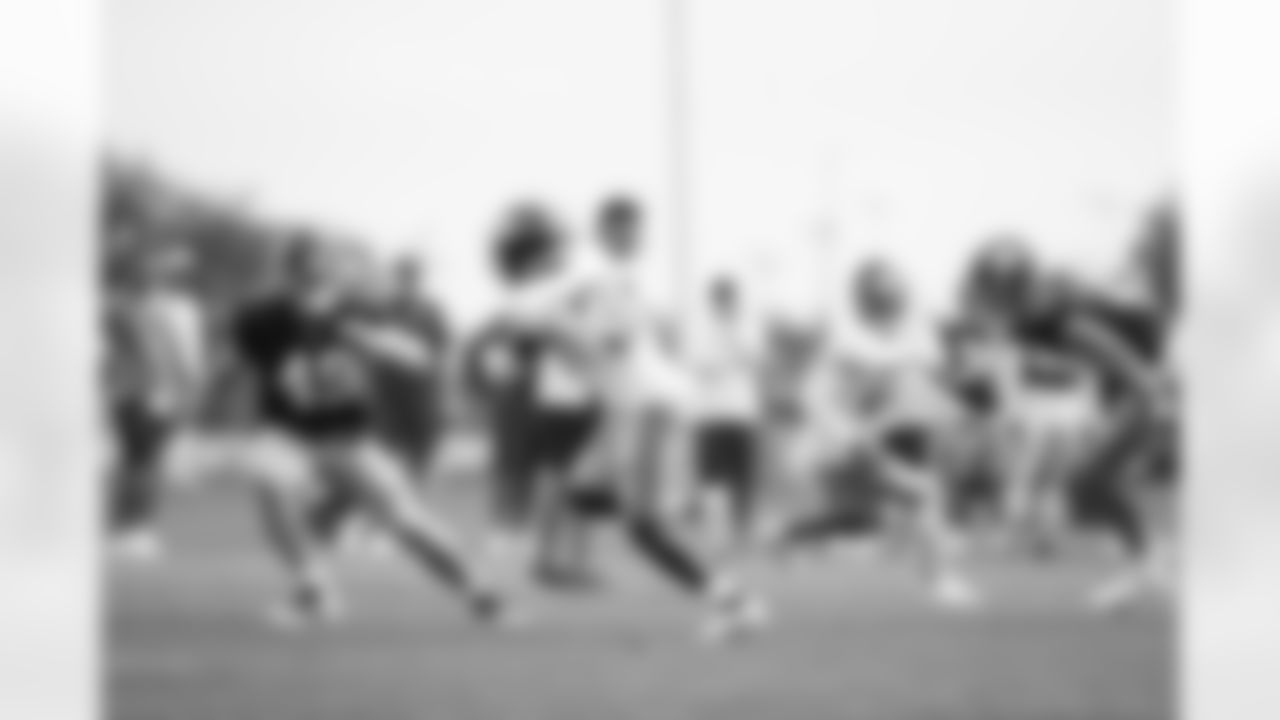 Darnay Holmes (30)