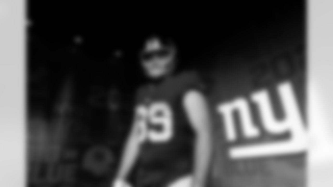 TE Tommy Sweeney (89)