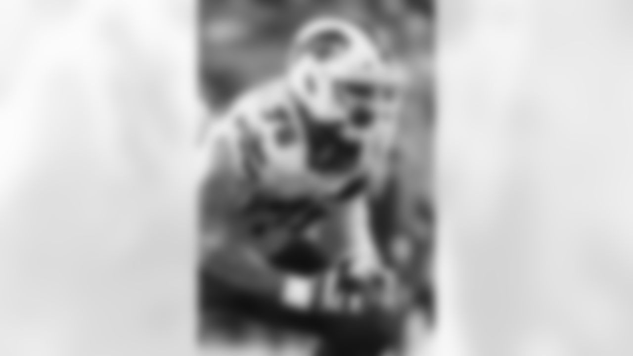 Buffalo Bills guard Jon Feliciano (76) plays against the Tennessee Titans during an NFL football game on Monday, Oct. 18, 2021, in Nashville, Tenn. (AP Photo/John Amis)