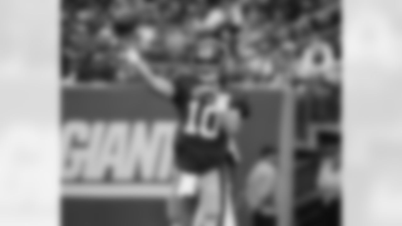 QB Eli Manning finished the game with three touchdown passes all to WR Hakeem Nicks