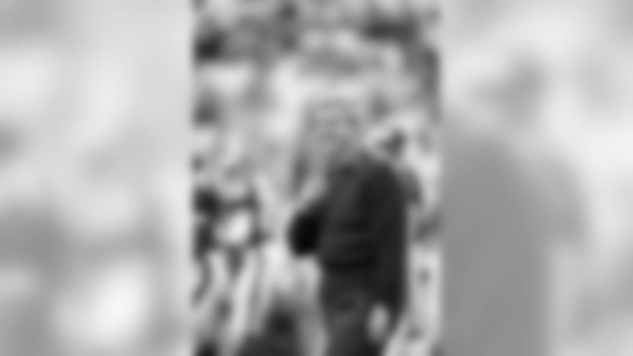 New York Giants Bill Parcells smiles before the start of Super Bowl XXV against Buffalo Bills in Tampa Sunday, Jan. 27, 1991. The Giants beat the Bills 20-19. (AP Photo/Rusty Kennedy)