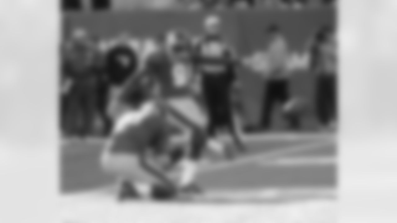 K Lawrence Tynes gave the Giants an early three point lead in the first quarter on the Giants openining drive