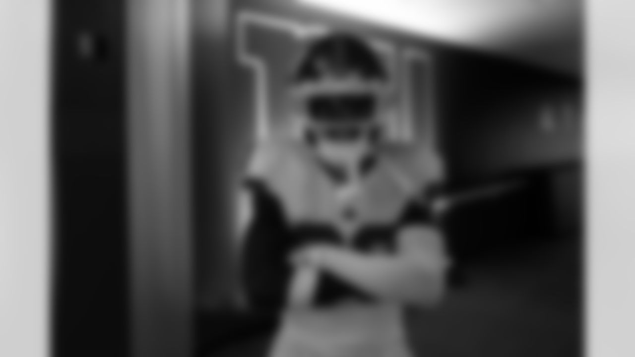 Darnay Holmes (30)