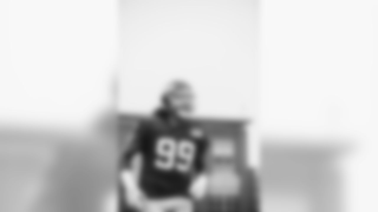 DL Leonard Williams (99)