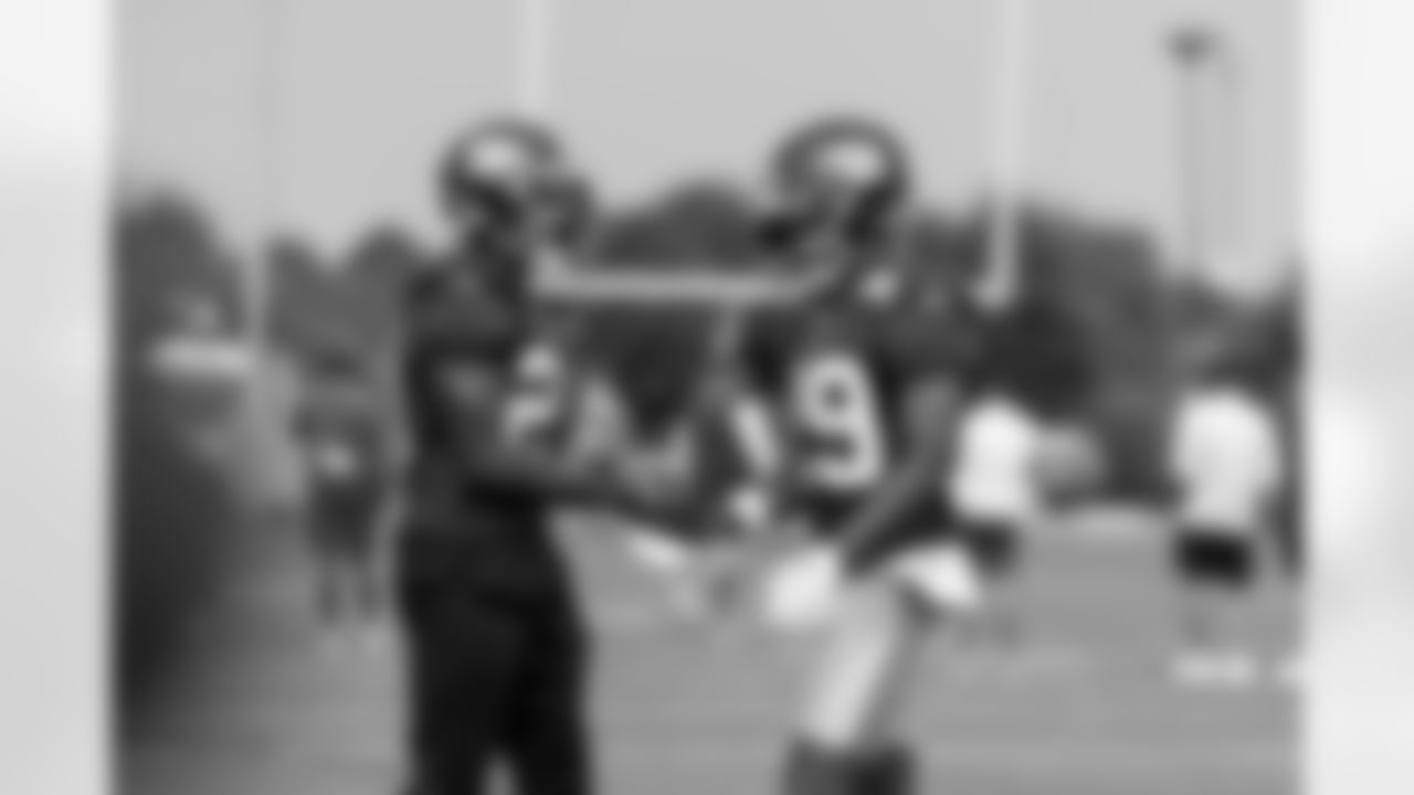 S Jason Pinnock (27), S Xavier McKinney (29)