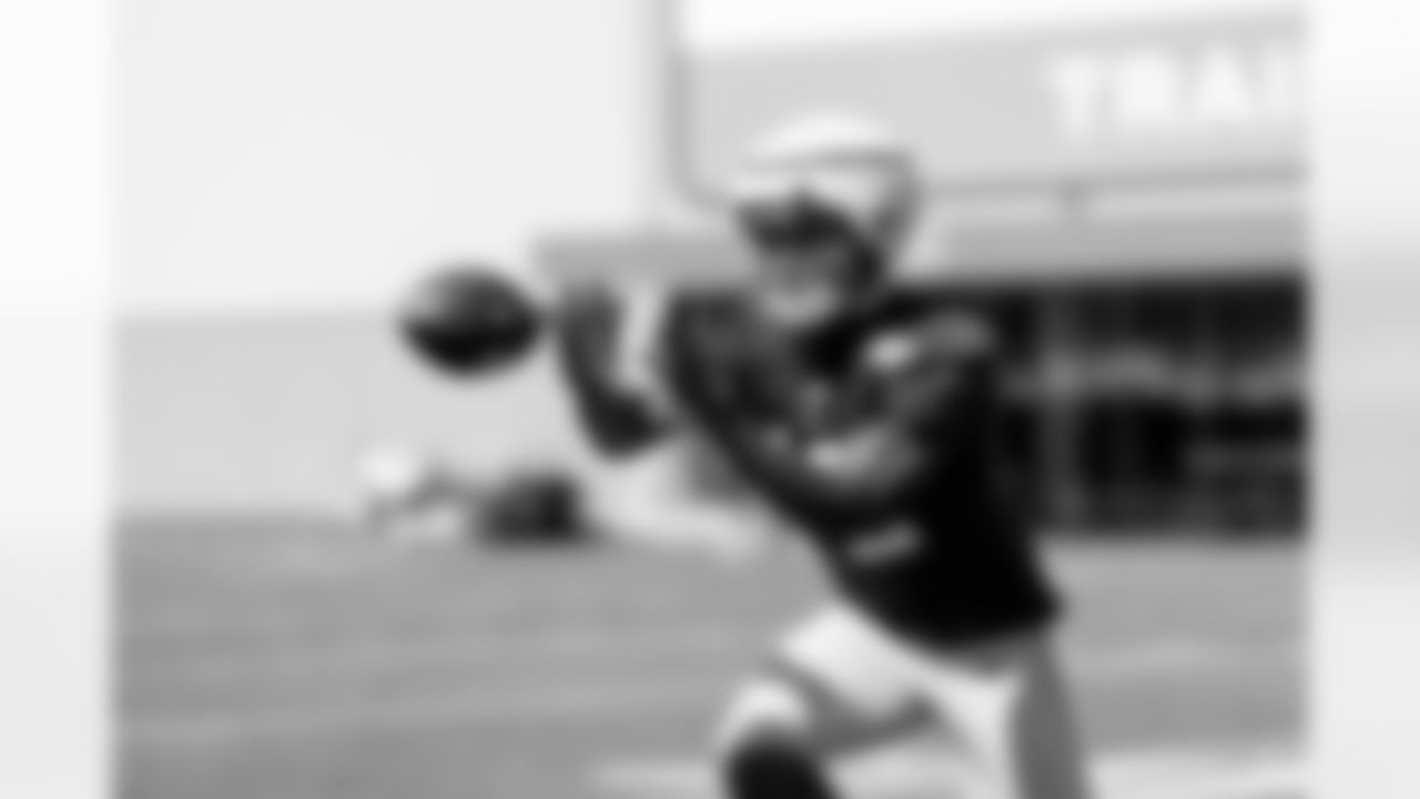 TE Darren Waller (12)
