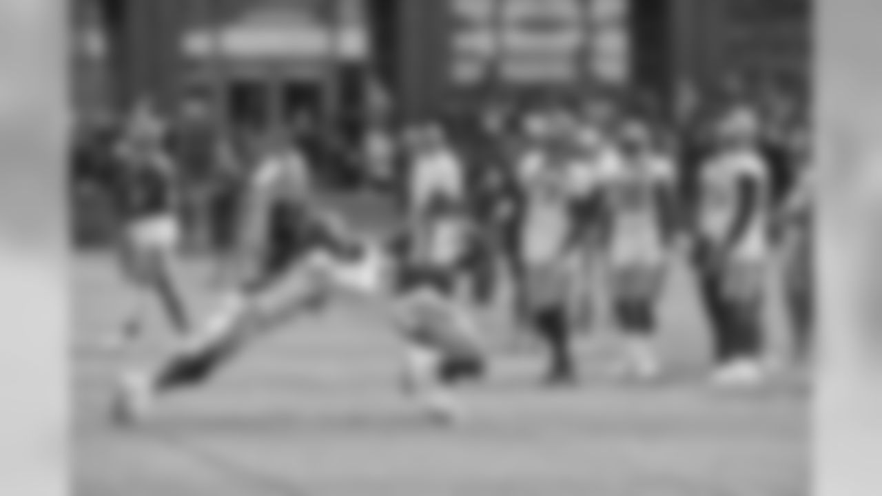 CB Janoris Jenkins dives to break up pass