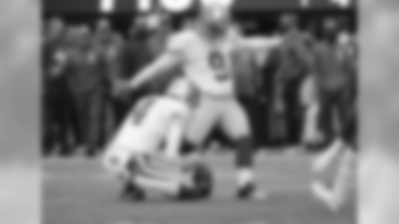 The Giants bend but don't break, holding kicker Phil Dawson to a 31-yard field goal.