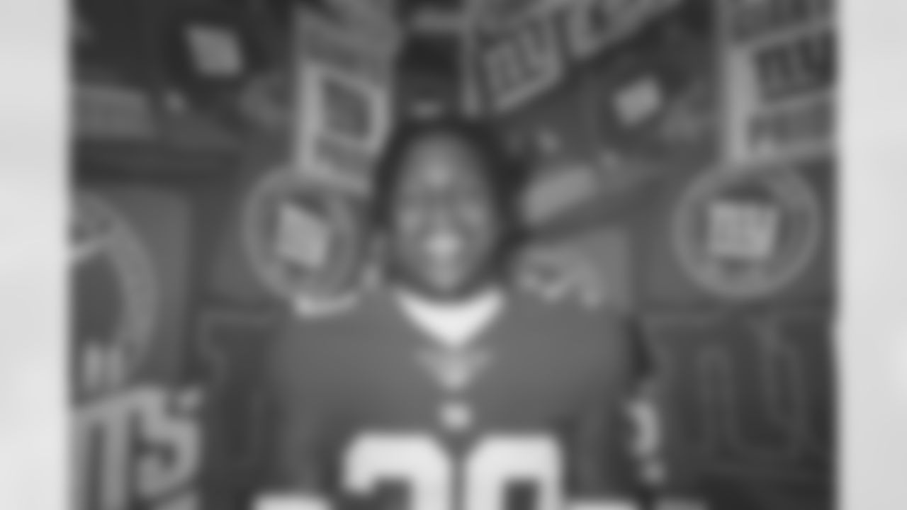 CB Darnay Holmes (30)