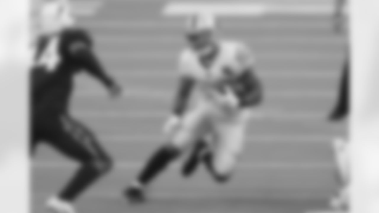 RB Devontae Booker