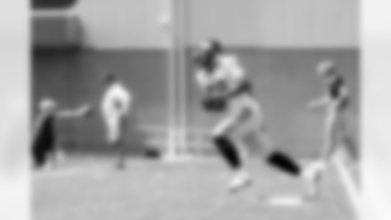 Saquon Barkley (26)
