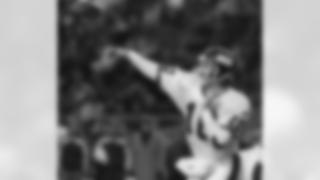 QB Kent Graham 1992-1994, 1998-1999