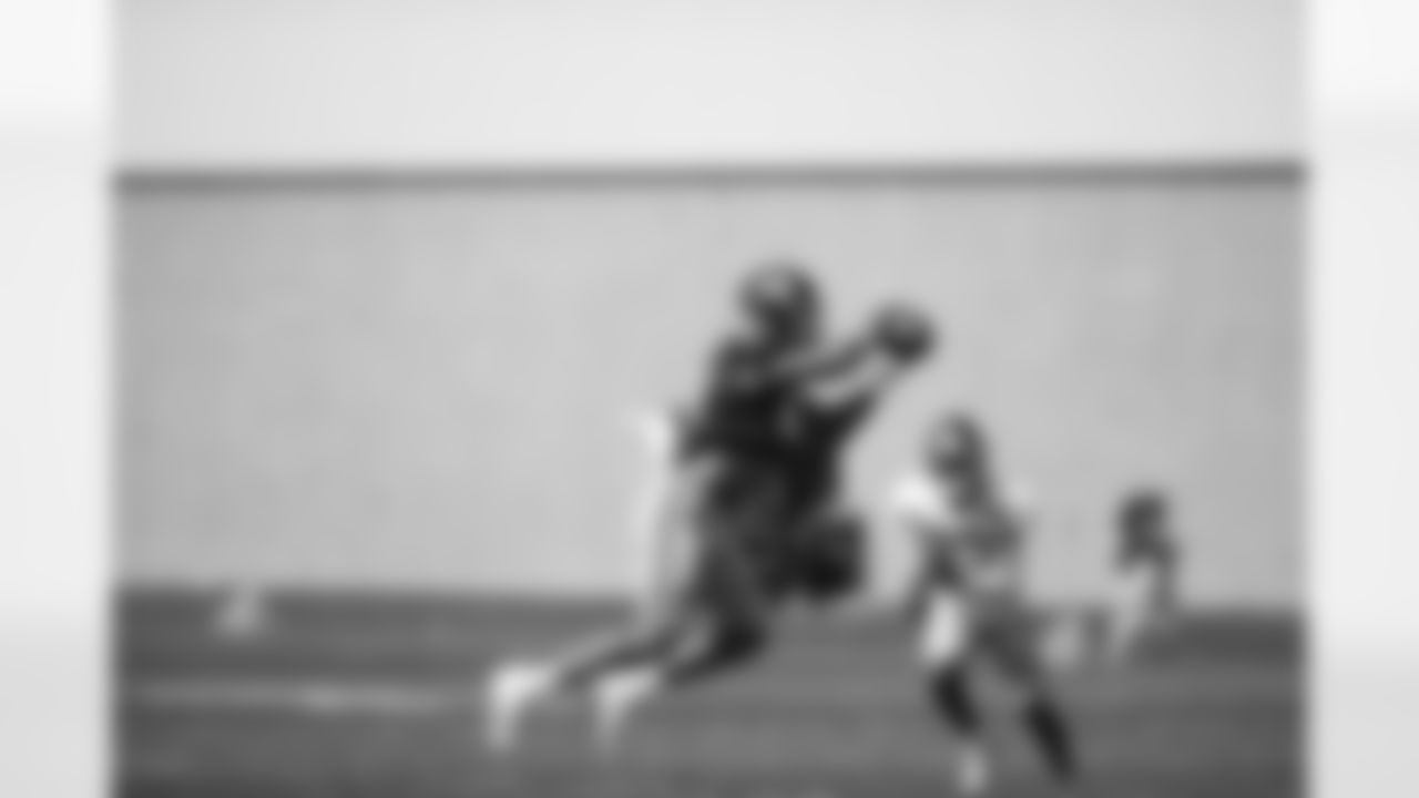 Evan Engram (88)
