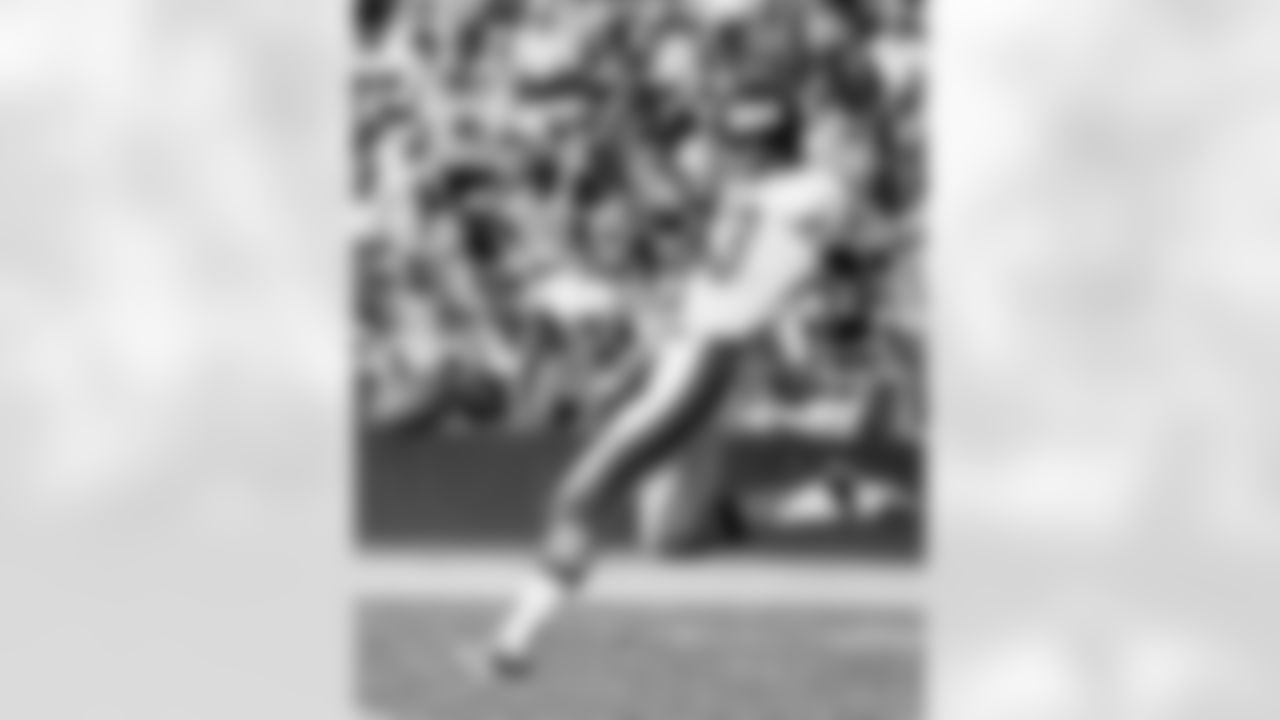 Dave Jennings was an All-Pro punter and inducted into the Giants Ring of Honor