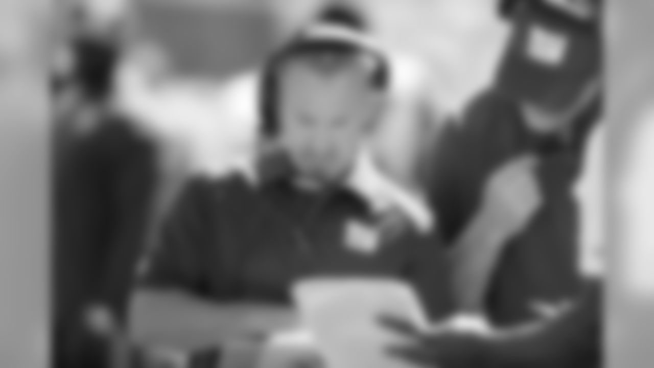 DEFENSIVE COORDINATOR STEVE SPAGNUOLO