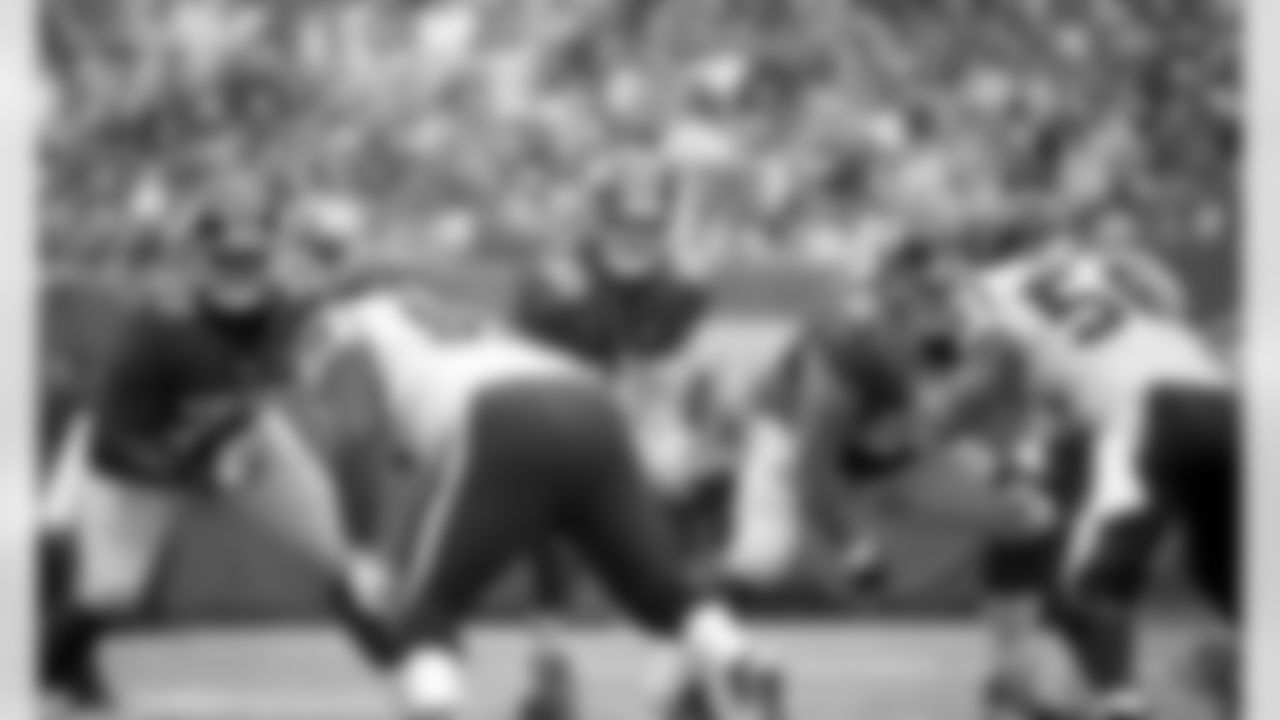 New York Giants quarterback Eli Manning (10) waits for the snap against the Houston Texans in the second quarter of an NFL football game, Sunday, Sept. 21, 2014, in East Rutherford, N.J. (AP Photo/Kathy Willens)