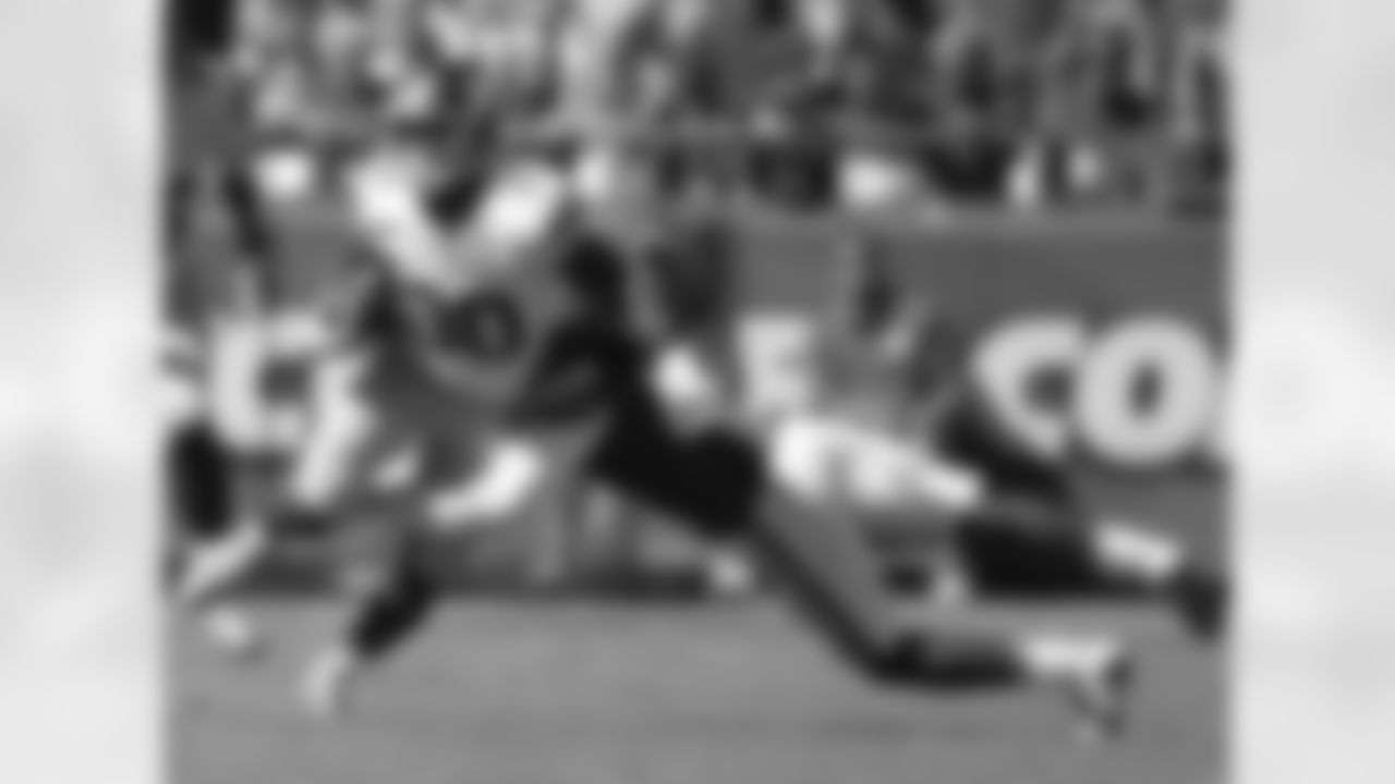 WIDE RECEIVERS + TIGHT ENDS: C-