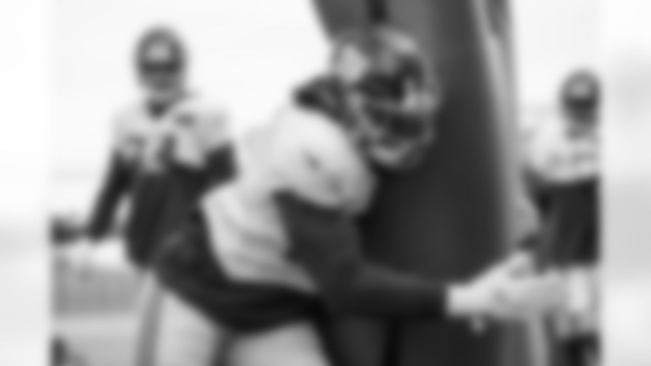 Azeez Ojulari (51)