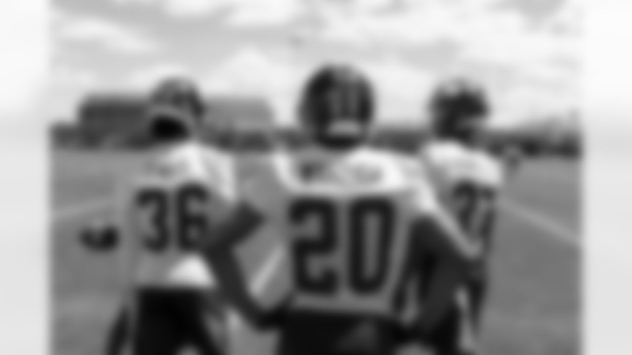 CB Deonte Banks (36), CB Nigel Warrior (20), CB Tre Hawkins III (37)