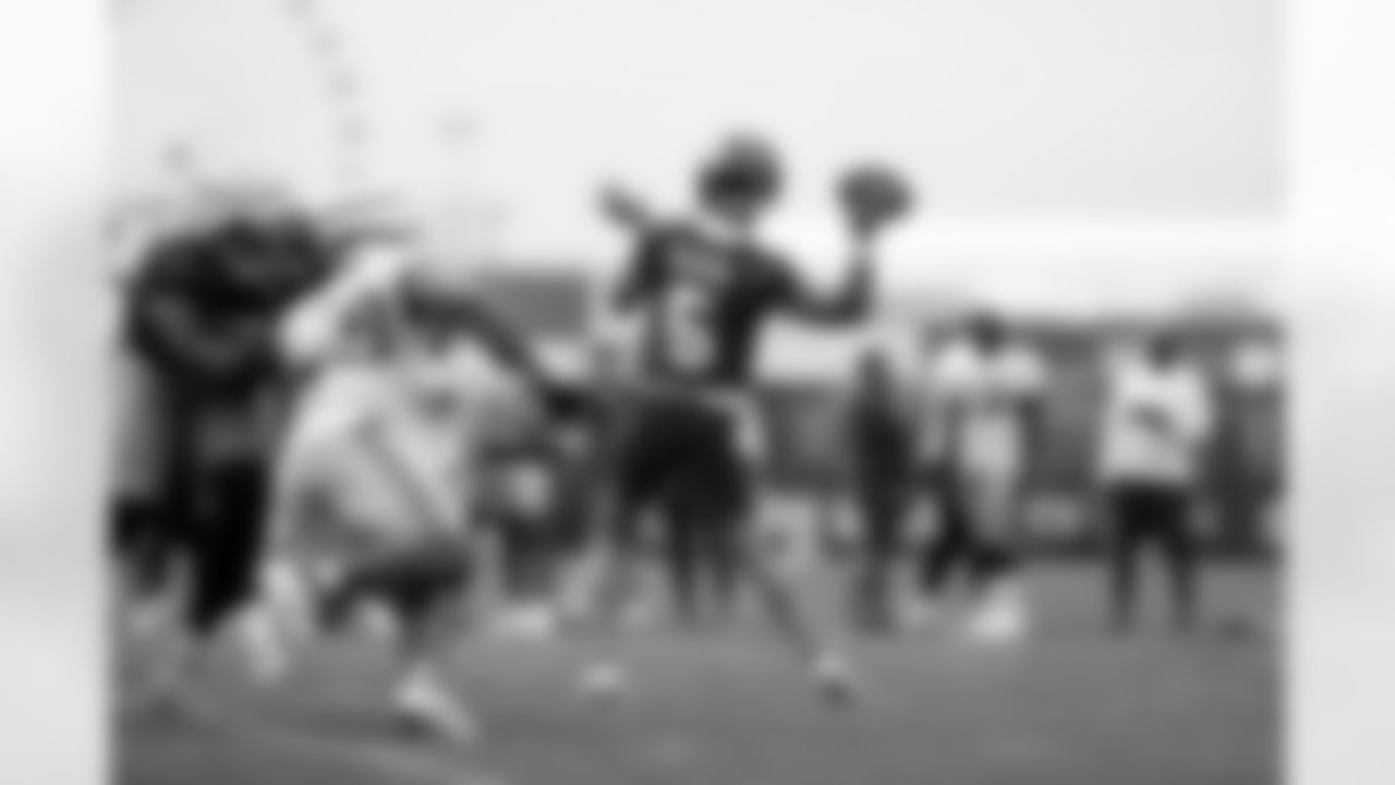 QB Tommy DeVito (5)
